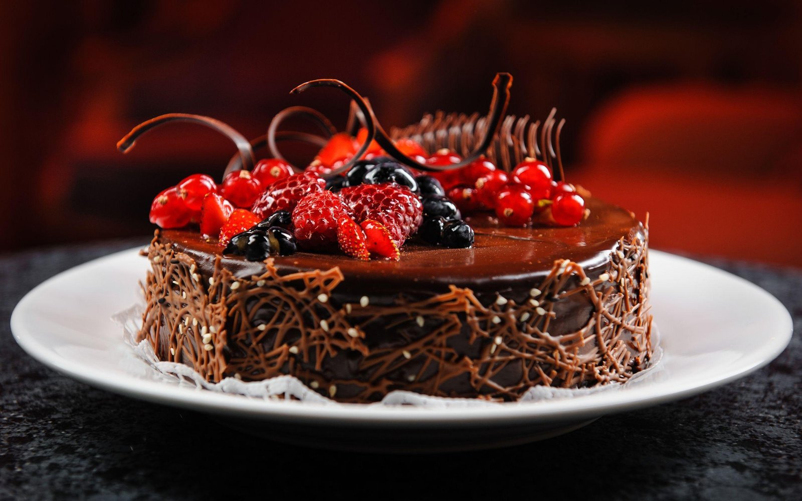 Chocolate Strawberry cake in Mumbai (1/2 kg) - CakeStudio