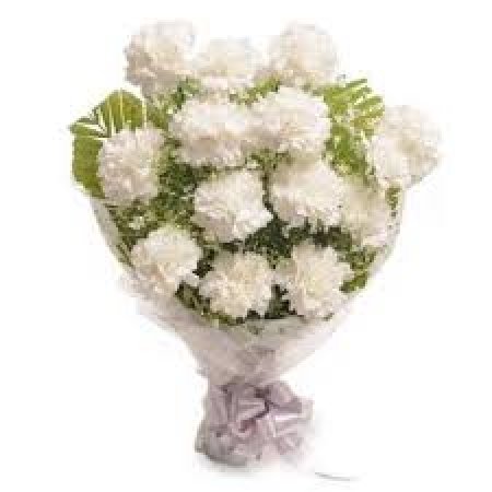 12 White Carnations